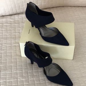 Bandolino high heels NWOB. 8 1/2 M